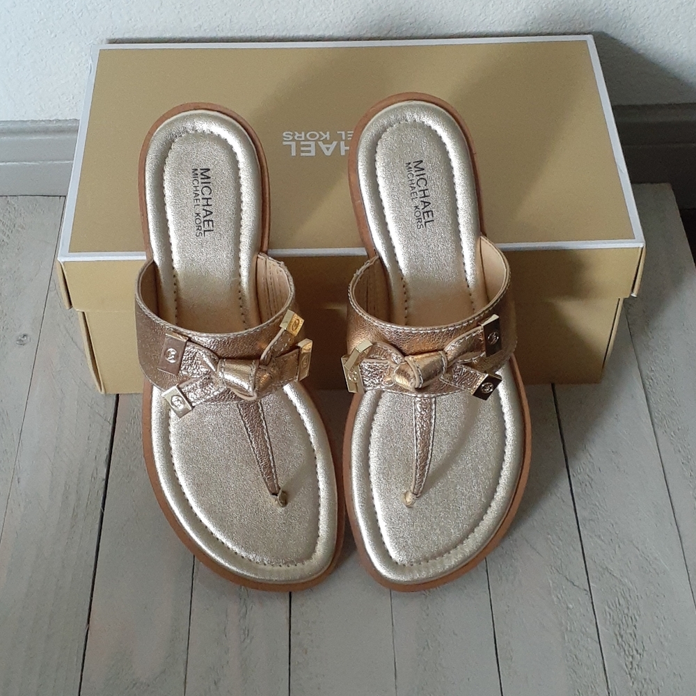 Michael Kors Ripley thong sandals sz 7
